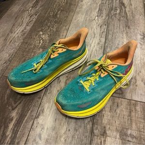 HOKA CLIFTON 9